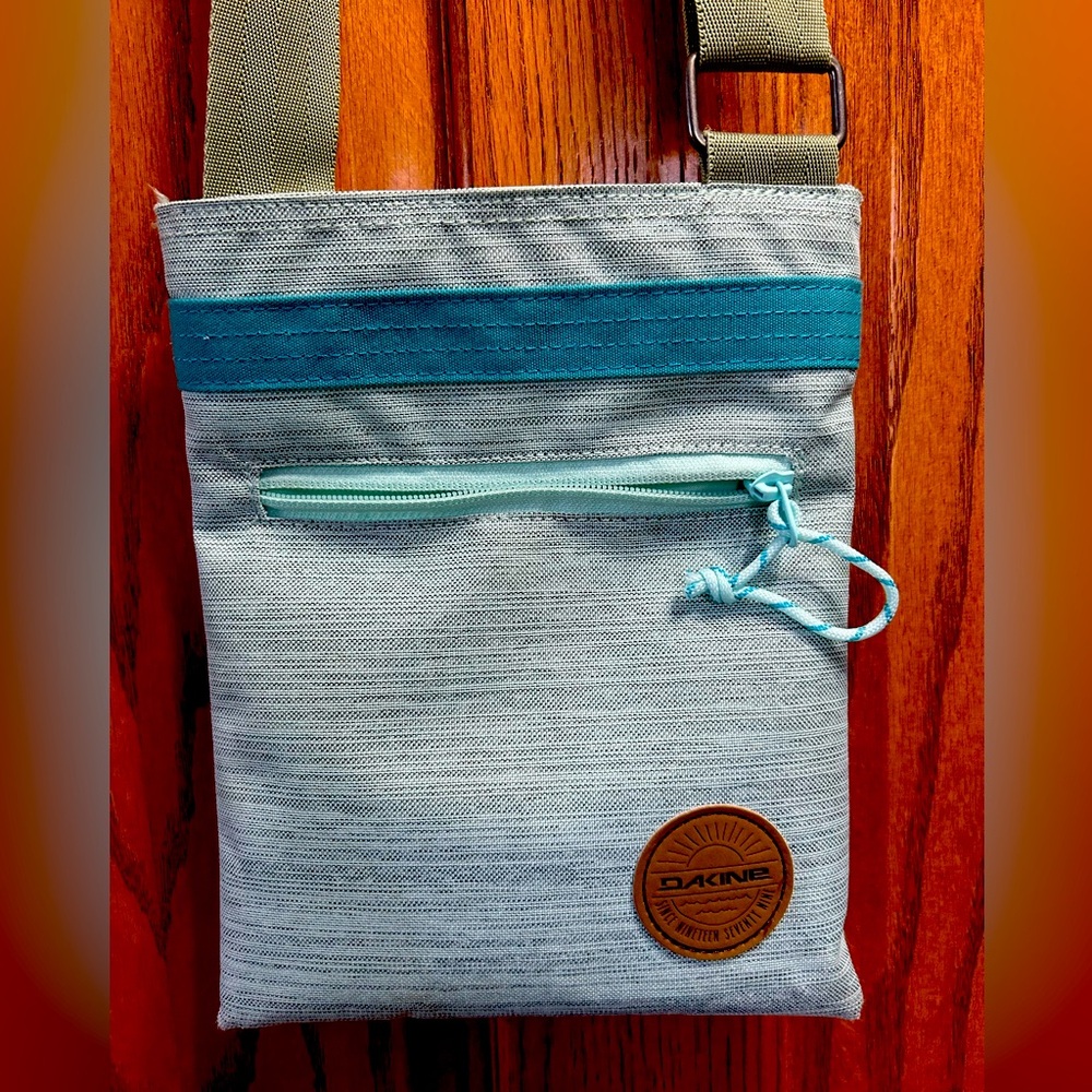 Dakine Crossbody Bag